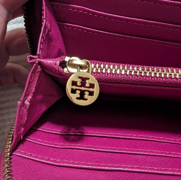 Tory Burch Fuchsia Zip-Around Wallet Dark Pink - Picture 4 of 8